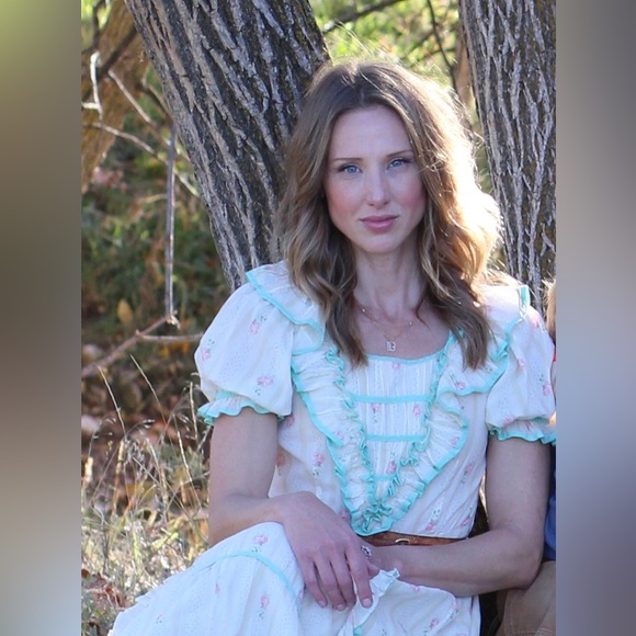 Meet your Posher, Billie - Picture 1 of 6